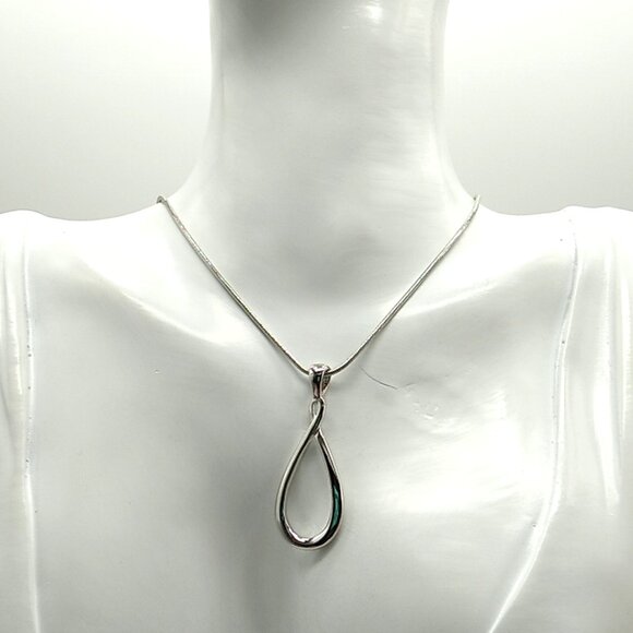Lia Sophia INFINITY Silver-tone Pendant Necklace - Picture 9 of 15